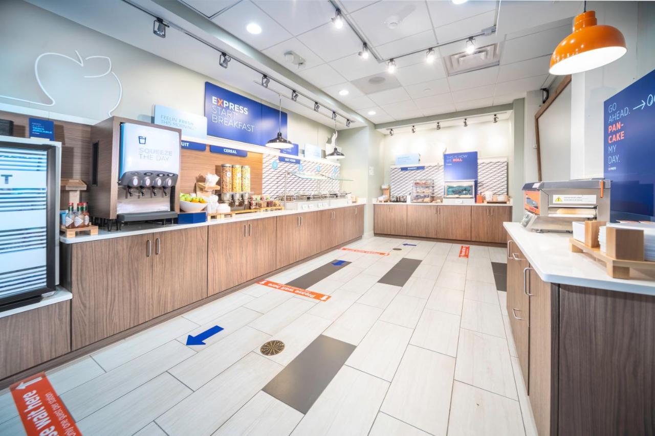 Holiday Inn Express - Brevard By Ihg Exterior photo
