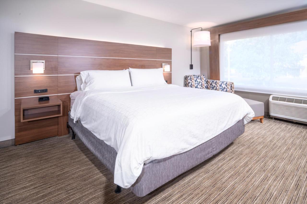 Holiday Inn Express - Brevard By Ihg Exterior photo
